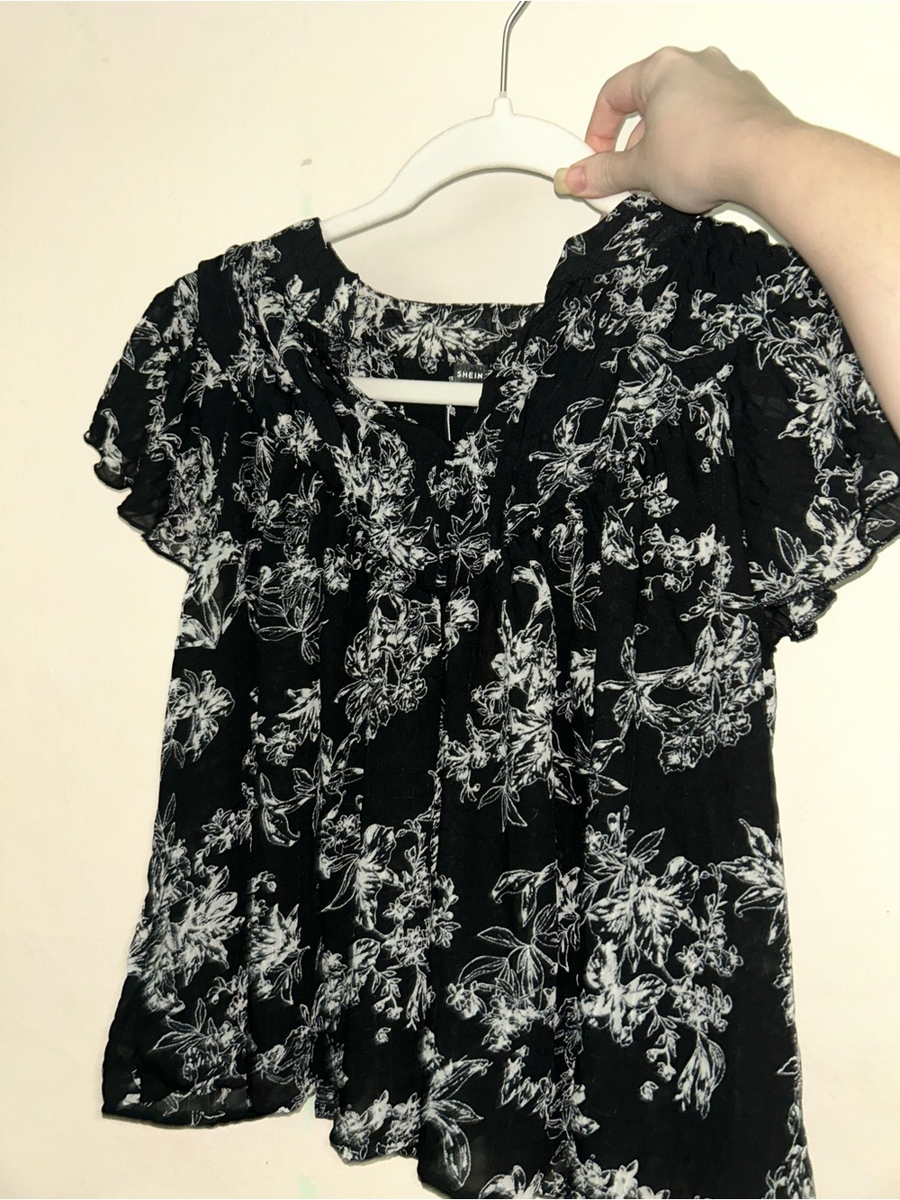 NWT Black & White Flowy Floral Women’s Top